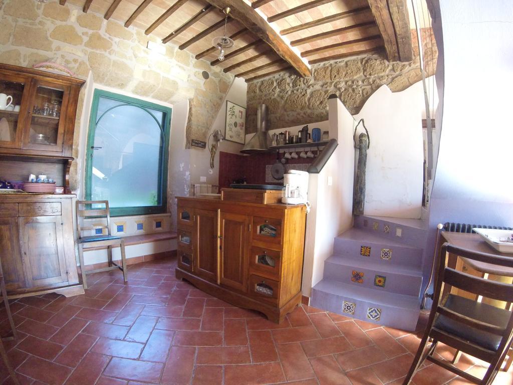 La Casa Dei Carrai Bed & Breakfast Pitigliano Exterior photo